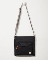 Tommy Bahama | Kennington Black Crossbody / Black