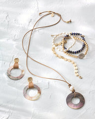 Tommy Bahama | Indigo Shore Grey Shell Pendant Necklace / Gold