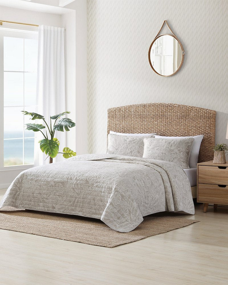 Tommy Bahama | Ocean Deep Reversible 2-Piece Twin Quilt Set / Beige