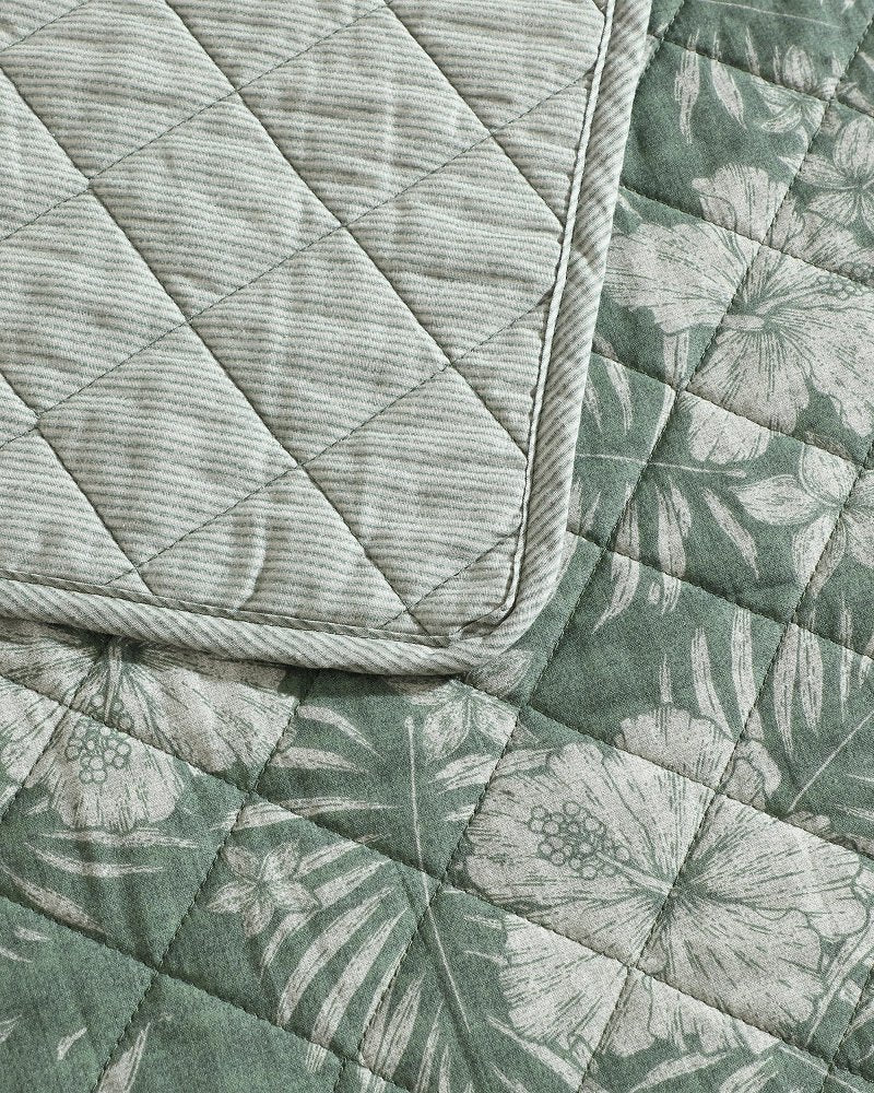 Tommy Bahama | Hibiscus Jungle Reversible 3-Piece King Quilt Set / Jungle