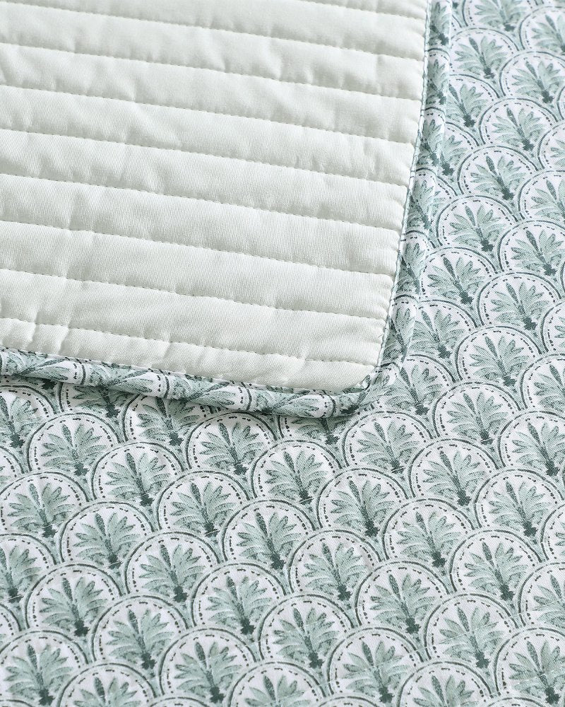 Tommy Bahama | Coastal Batik 3-Piece Full/Queen Quilt Set / Spring Green