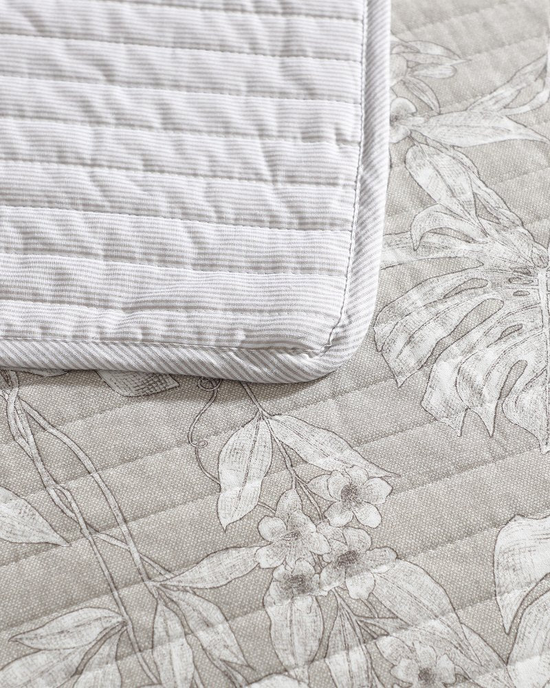 Tommy Bahama | Jungle Toile Reversible 3-Piece King Quilt Set / Beige